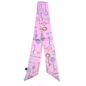 3️⃣3/25 Bag twilly, multipurpose head/neck scarf